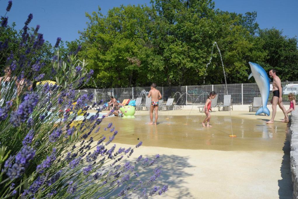 לאגורס Camping Domaine De Chaussy מראה חיצוני תמונה